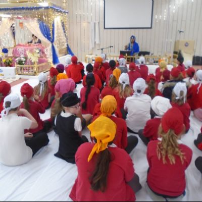 Yr 4 visit the gurdwara